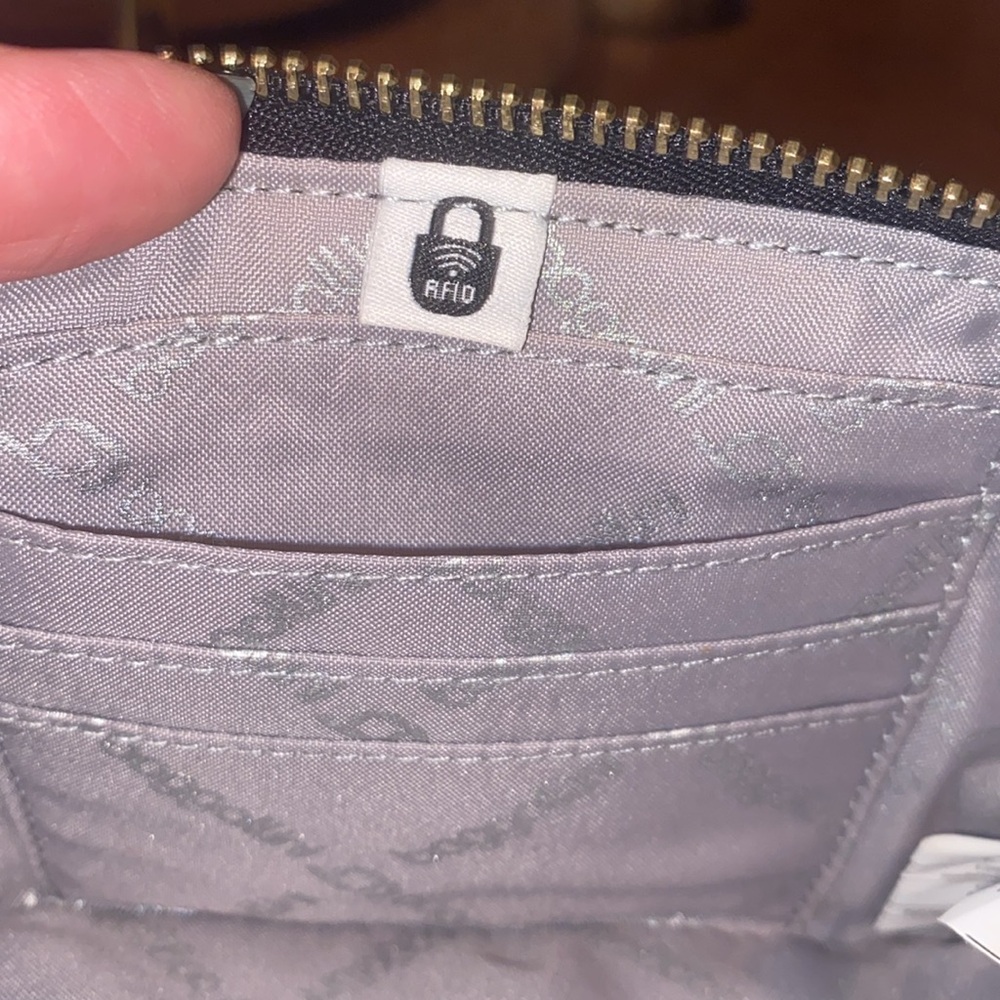 Baggallini Wristlet with RFDI Technology 8x4.5 - Picture 9 of 9